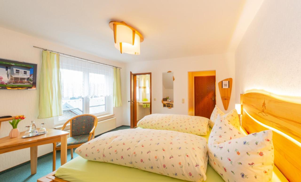 Rennsteighotel Gruener Baum 슈미데펠드암렌스타이그 외부 사진